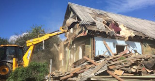 Промышленный демонтаж пристроек к дому в Донецке | Цены от 579 руб. за м2