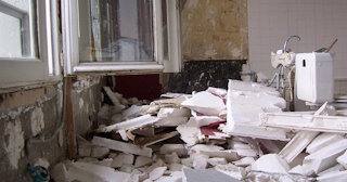 Демонтаж хрущевки в Донецке - удаление старых полов и стен по выгодной цене от 1789 рублей.